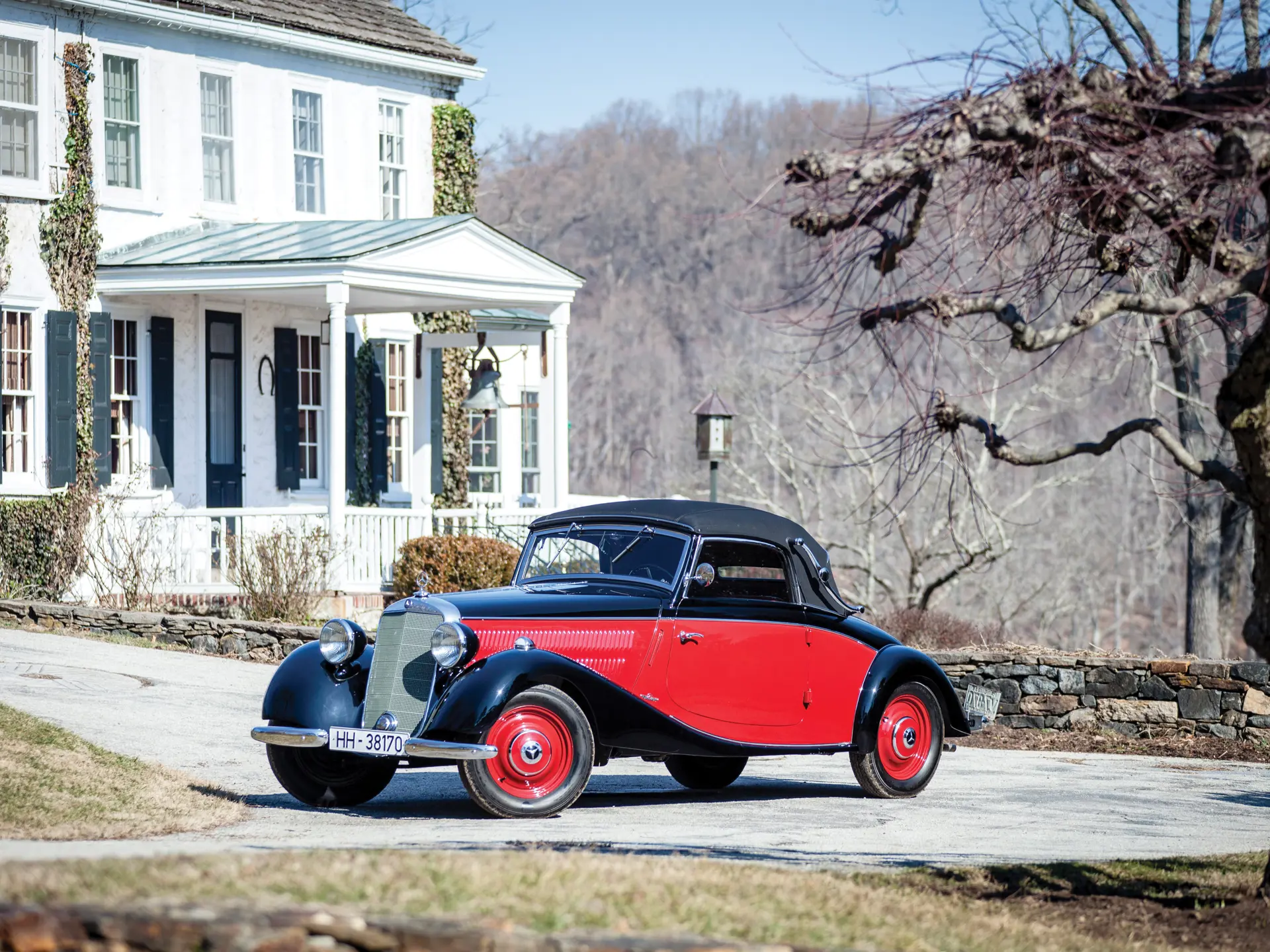 ◆タチカワ◆ウッドブラインド◆W168×H106◆O-2511BL3◆ 1927 Mercedes-Benz 8/38 Sedan | Hershey 2022 | RM Sotheby's