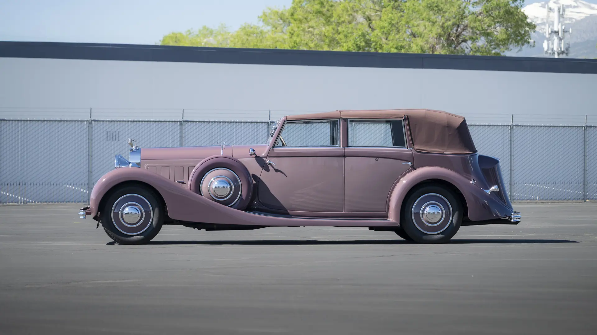 https://cdn.rmsothebys.com/b/5/7/5/8/f/b5758ffc3e453c25058342618ed6ddd303919dc8.webp