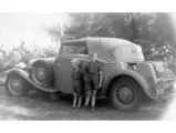 Children of previous owner Wilhelm Te Gussinko pose with chassis 49570 in 1948.