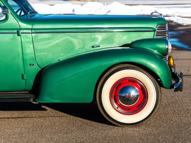 1938 Oldsmobile | Photo: Teddy Pieper | @vconceptsllc