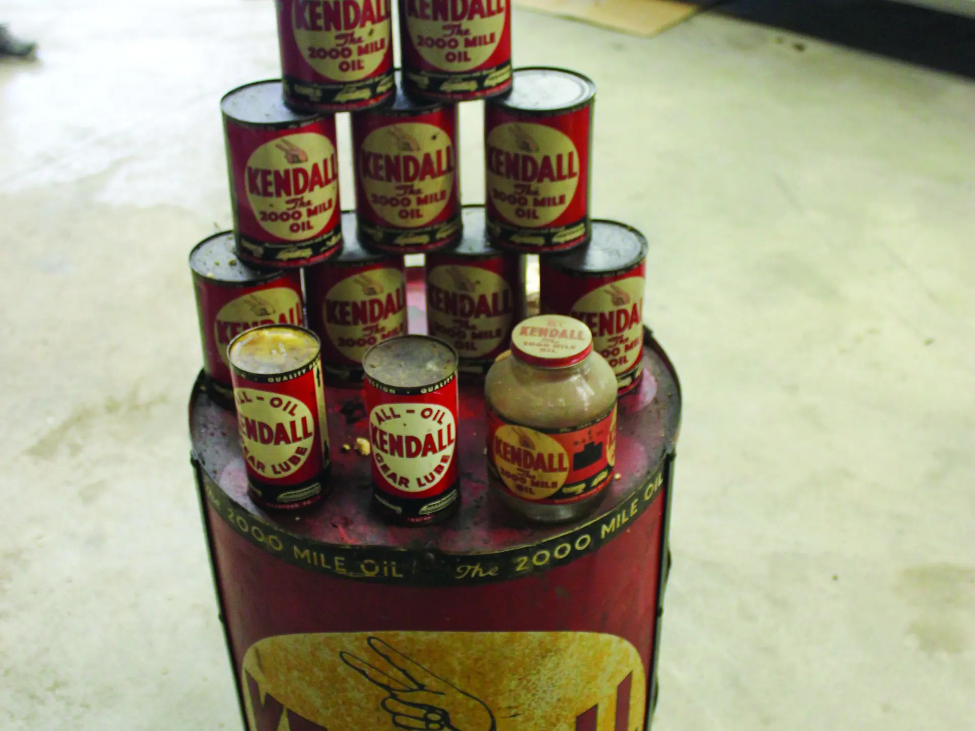 Kendall Oil Rack A rare Kendall the 2000 mile oil service station display | Auburn Fall ...