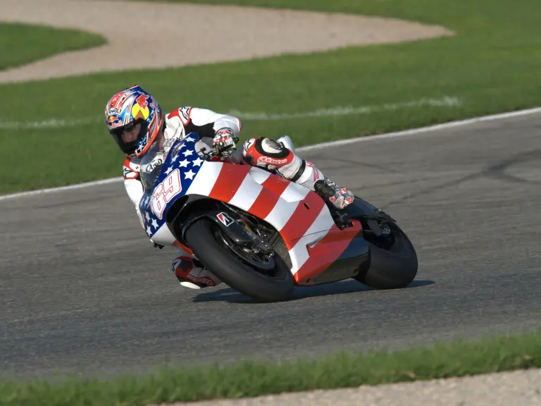 MOTORSPORT - MOTOGP 2009 - VALENCIA TESTING - SPAIN - 27/10/2008 - PHOTO: STUDIO MILAGRO / DPPI - N°69 - NICKY HAYDEN (USA) - DUCATI DESMOSEDICI GP9 - DUCATI MARLBORO TEAM - ACTION