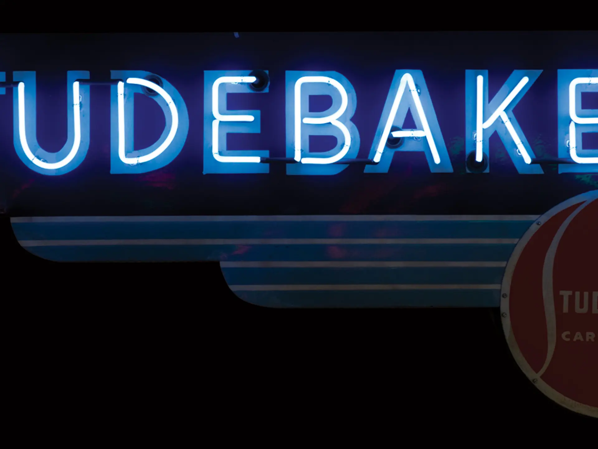 Studebaker Racing Sign Studebaker Neon Sign | Vintage Motor Cars of Hershey 2009 | RM Sotheby's