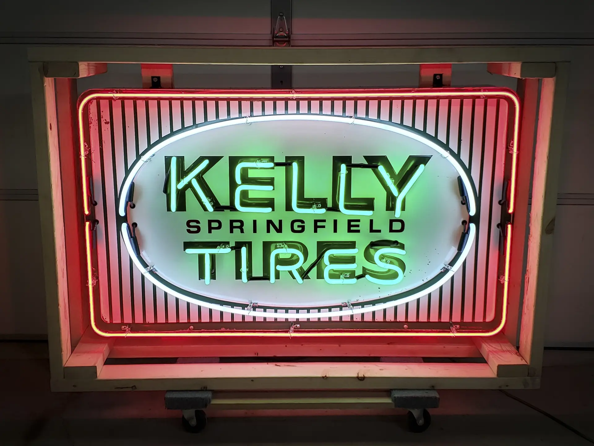 Kelly Tires Neon Tin Sign | Auburn Fall 2020 | RM Sotheby's
