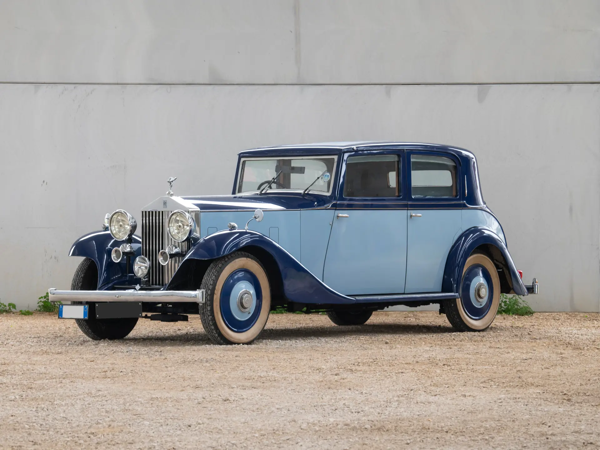 洋書 ROLLS ROYCE IN AMERICA Used 2008 Rolls-Royce Phantom Drophead Coupe in English