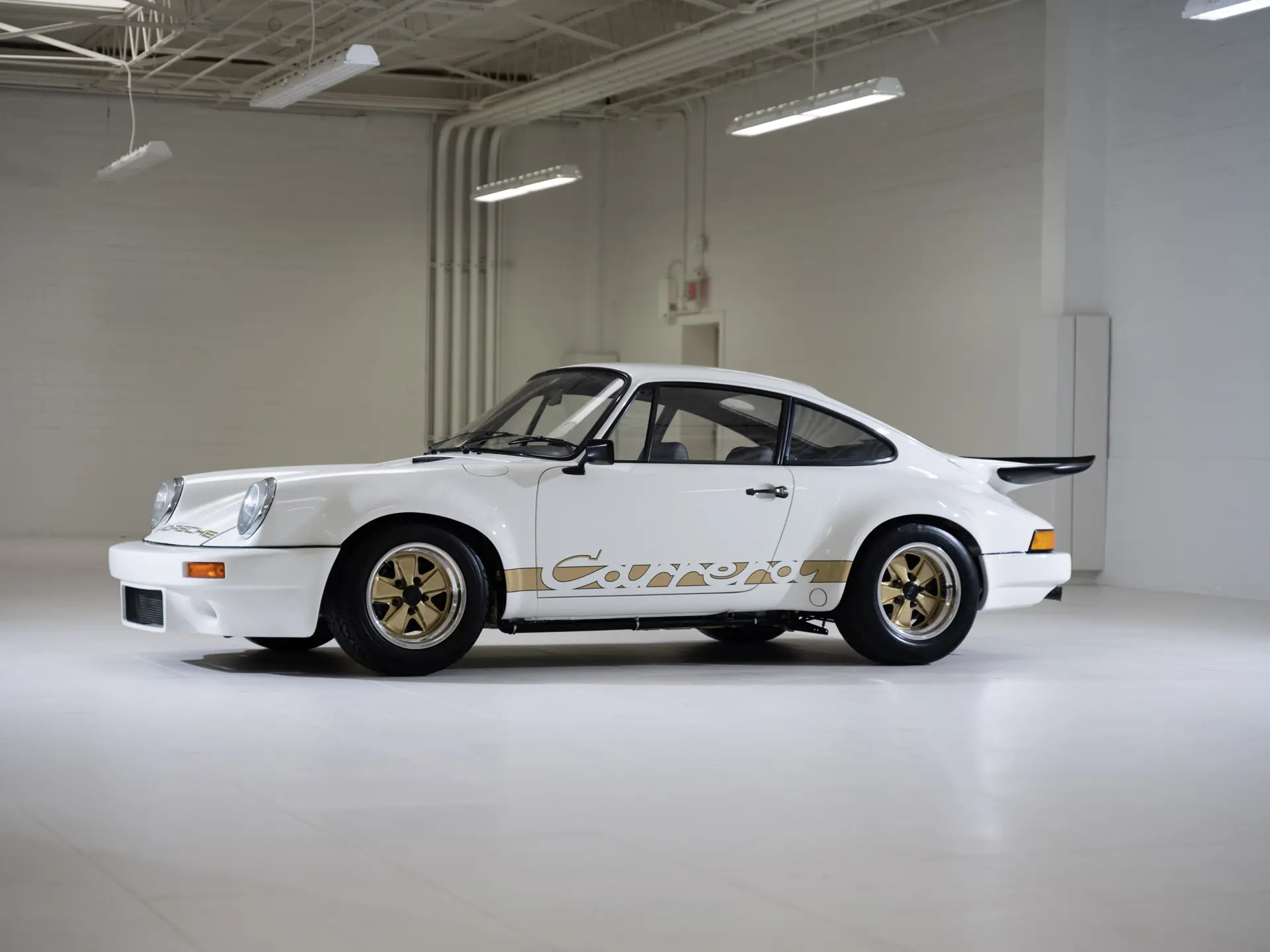 【特別送料無料！】 1974 Porsche 911 Carrera RS 3.0 | Monterey 2024 | RM Sotheby's ミニカー