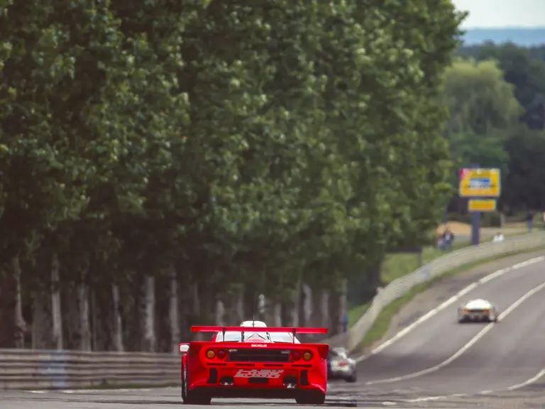 Chassis number 27R as seen at the 1997 24 Hours of Le Mans.