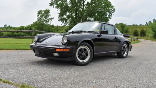 PORSCHE　911　CARRERA　1944 mqdefault.jpg