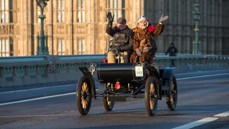 Crossing Westminster Bridge on the 2017 London to Brighton Veteran Car Run. Crossing Westminster Bridge on the 2017 London to Brighton Veteran Car Run.