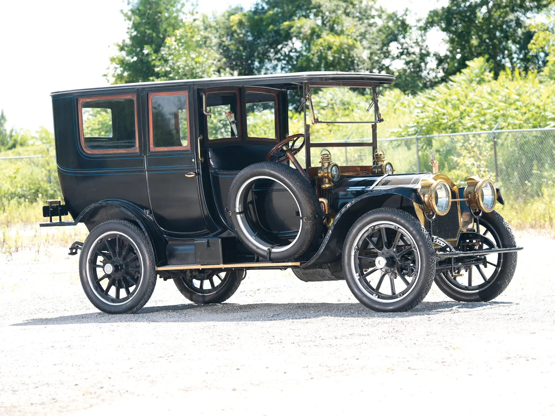 デカいです❗️新品未開封　1941 Packard limousines 1941 Packard 180 7-Passenger Limousine - Black 1:43 Esval