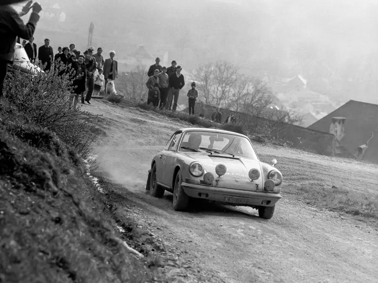 The 911 S driven by Klaus Russling during the 1970 Internationale Osterreichesche Alpenfahrt.