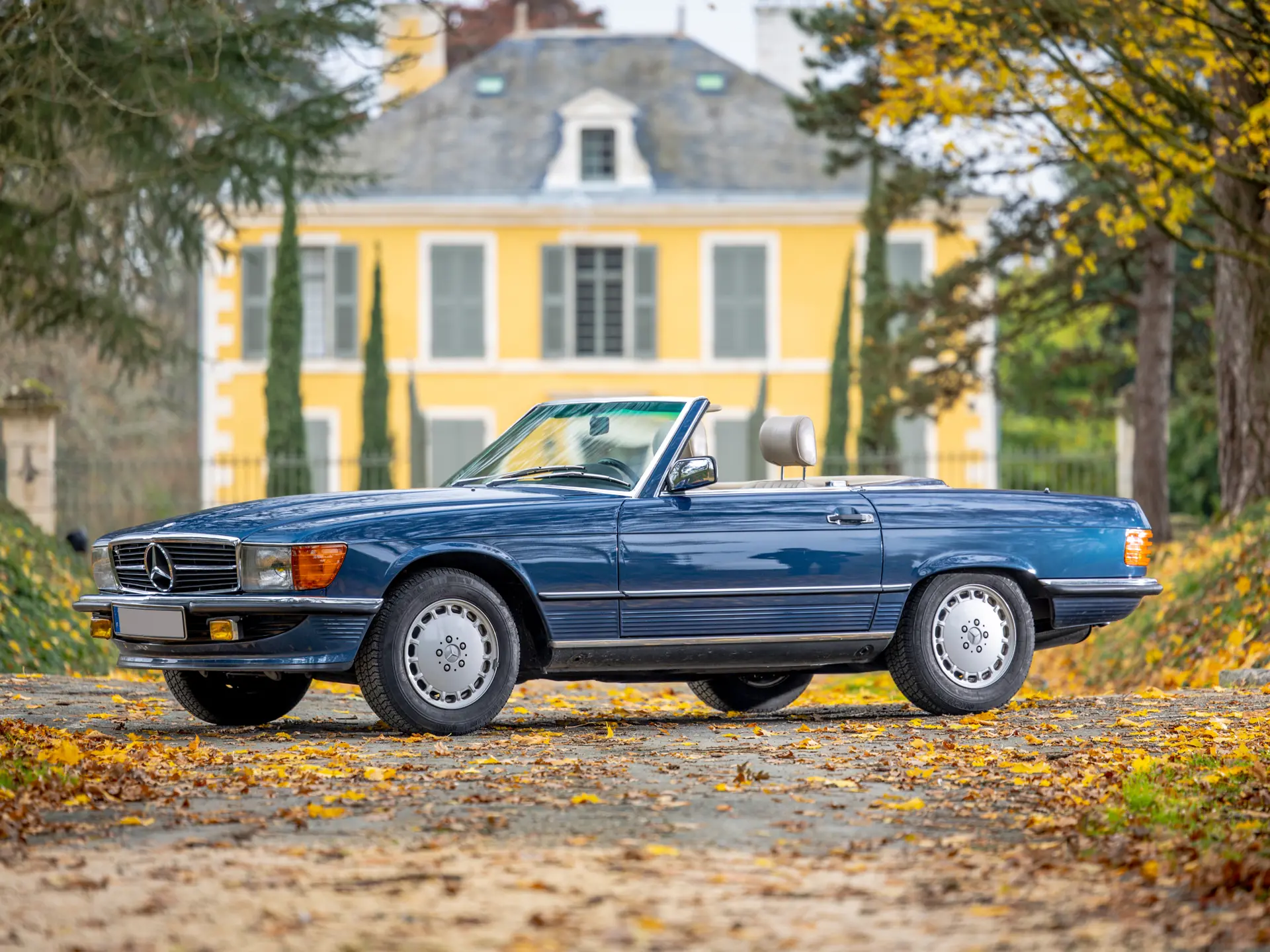 1986 Mercedes-Benz 300 SL | Paris 2023 | RM Sotheby's
