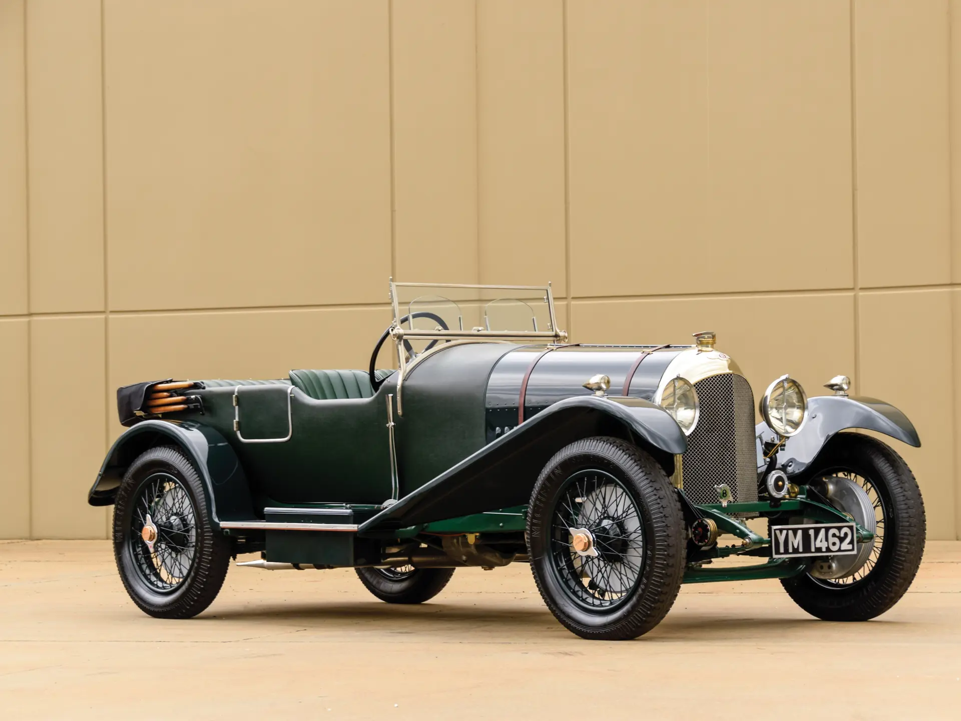 バンデンプラ洋書 vanden plas coachbuilders Vanden Plas - the full story of a fine British maker of
