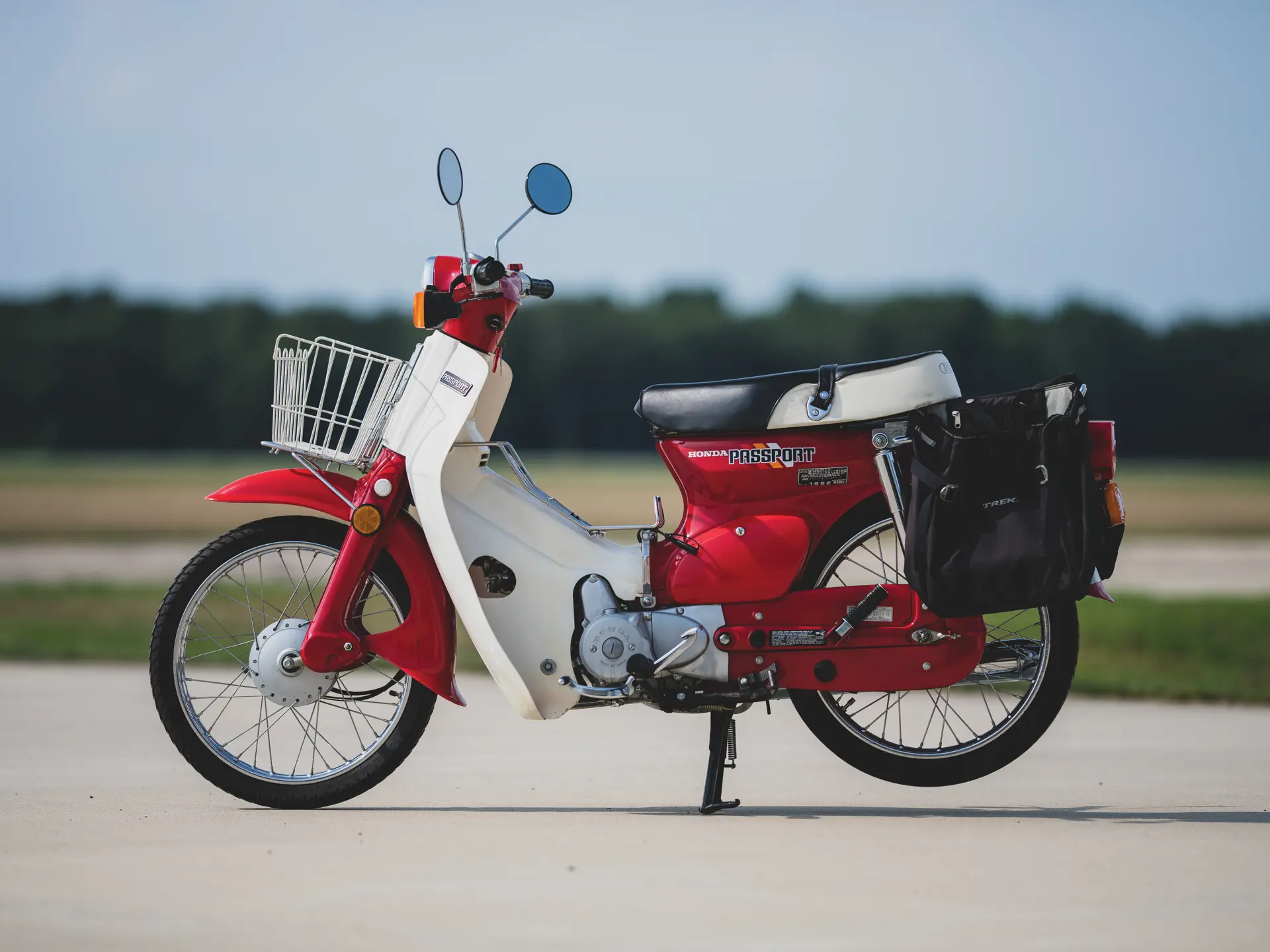 1982年HONDA passport C70かなりレアなアメリカ向けカブ。 1982 Honda C70 Passport | The Elkhart Collection | RM Sotheby's