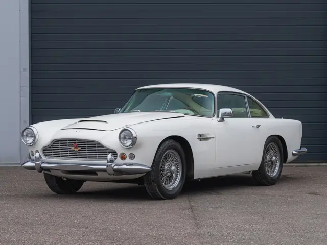 国産名車コレクション イギリス アストンマーティン DB4 アストンマーティン DB4 GT ザガート（1960-63 イギリス） - car