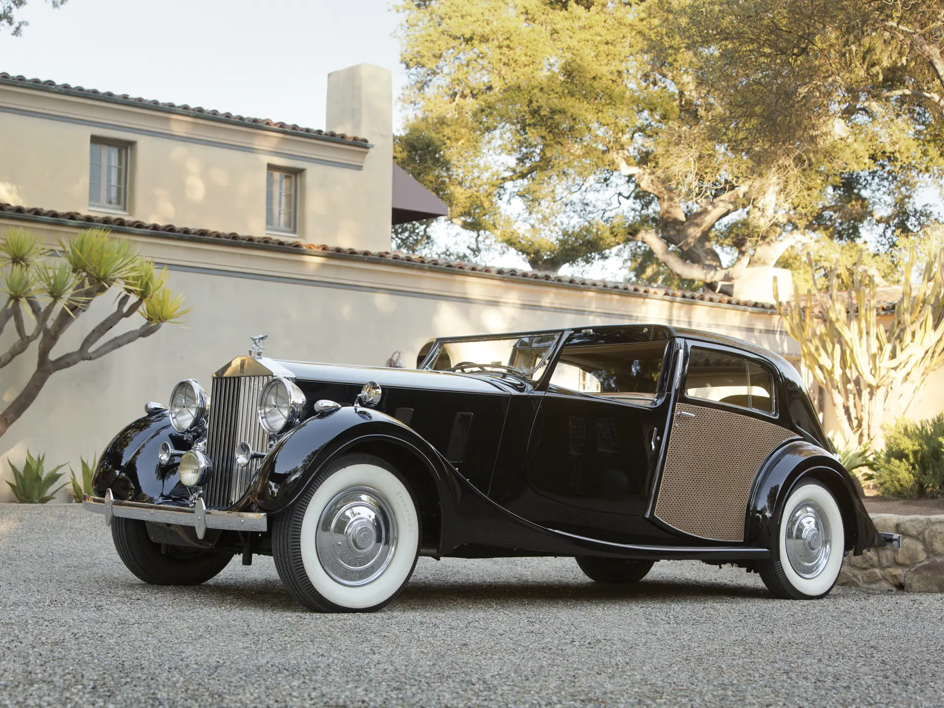 1937 Rolls-Royce Phantom III Sedanca de Ville by Park Ward