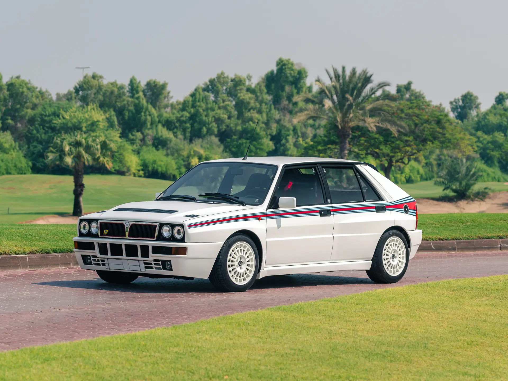 Lancia Delta HF Integrale Martini - a photo on Lancia Delta HF Integrale Martini - a photo on