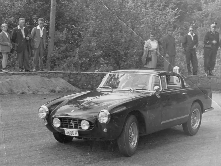 The second owner, Mr Crevits, hurtles round a corner in his Boano-bodied Ferrari 250 GT at the Houyet Course de Côte.