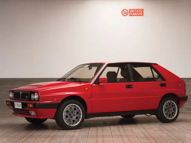 自動車 Lancia Delta HF Integrale 16v 1989 1989 Lancia Delta HF Integrale 16V | Duemila Ruote | RM Sotheby's