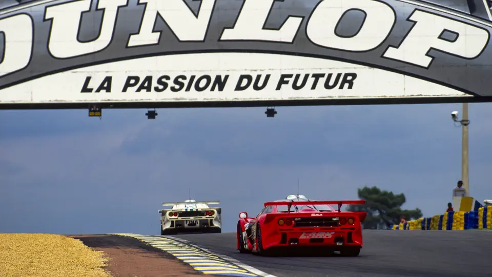 Chassis number 27R as seen at the 1997 24 Hours of Le Mans.