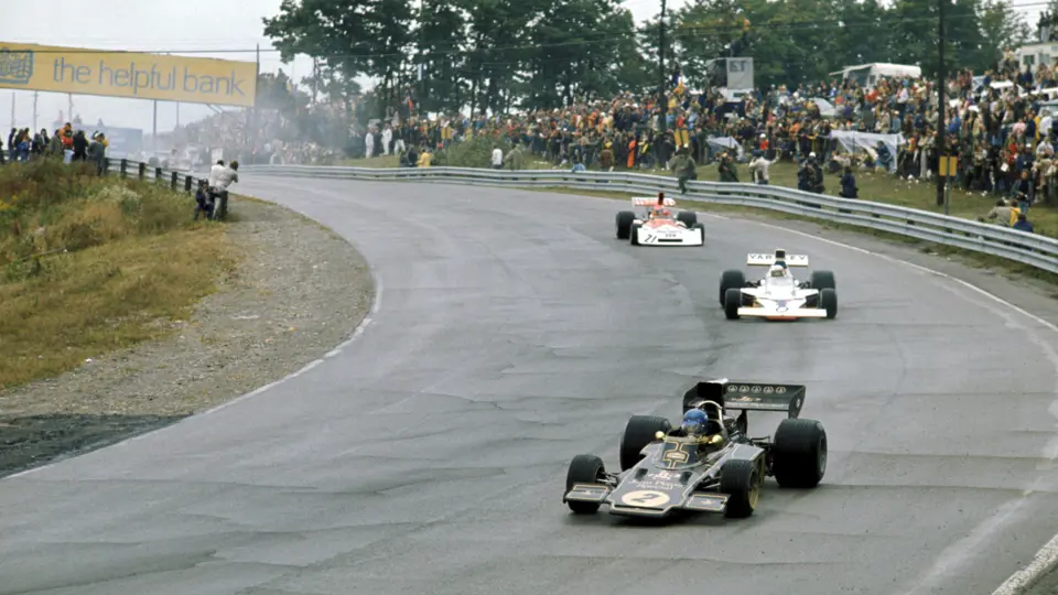 Just behind Ronnie Peterson’s Lotus 72D was Jody Scheckter in this McLaren M23 at the 1973 Canadian Grand Prix. Scheckter qualified in 3rd, but suffered a collision on 32nd lap.