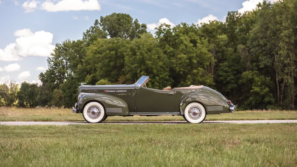 1941 Packard Darrin | RM Sotheby's | Photo: Teddy Pieper - @vconceptsllc