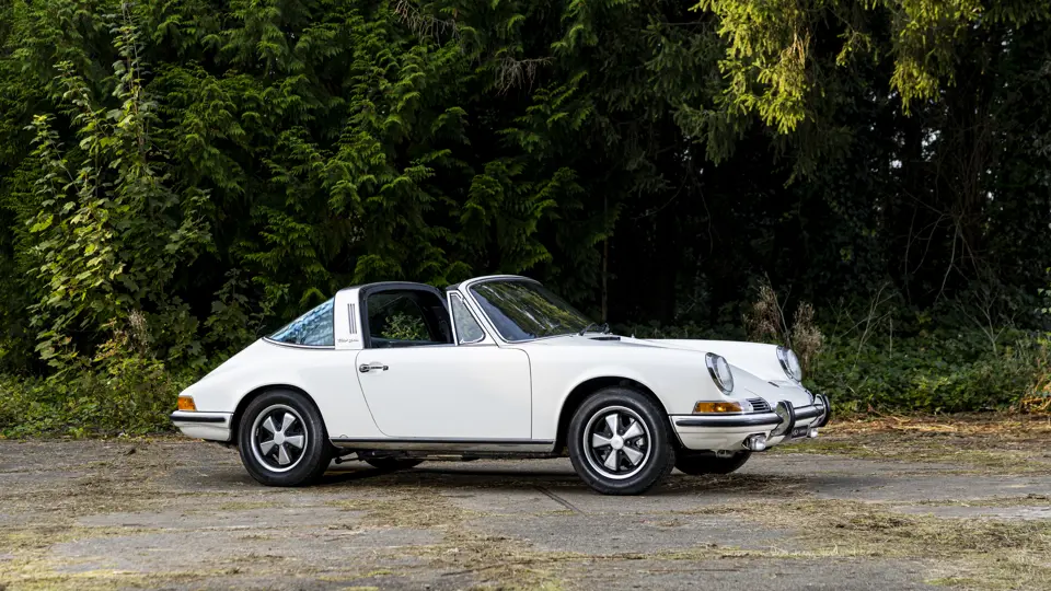 1969 Porsche 911 S 2.2 Targa Paris 2025 RM Sotheby's