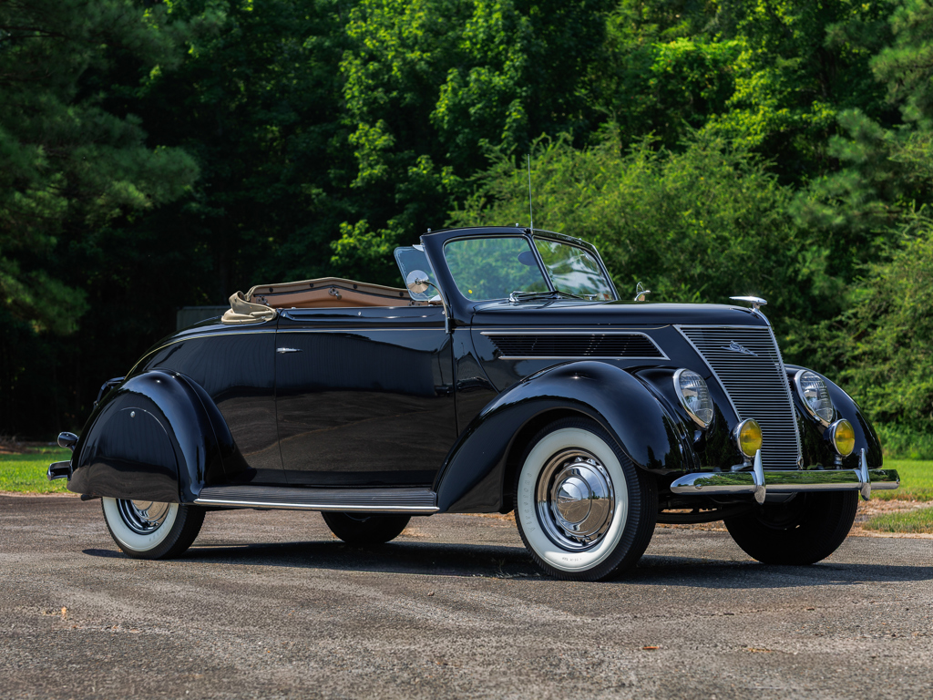 1937 Ford DeLuxe Roadster
