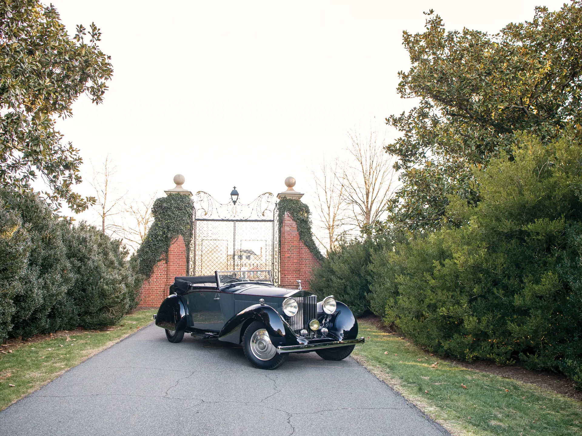 自動車 Rolls Royce Phantom II 1934 1934 Rolls-Royce Phantom II Continental Streamlined Saloon