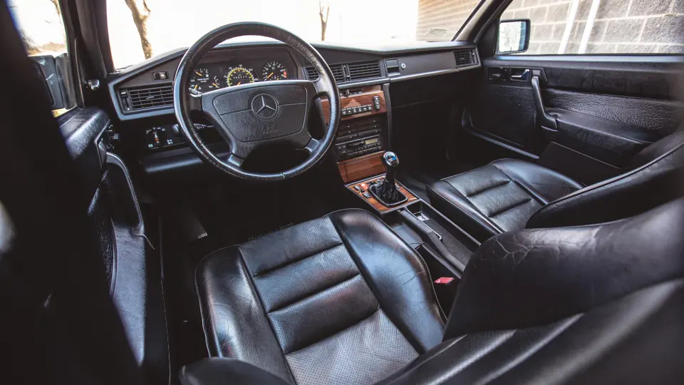 1993 Mercedes Benz 190 E Sportline | Photo: Teddy Pieper | @vconceptsllc