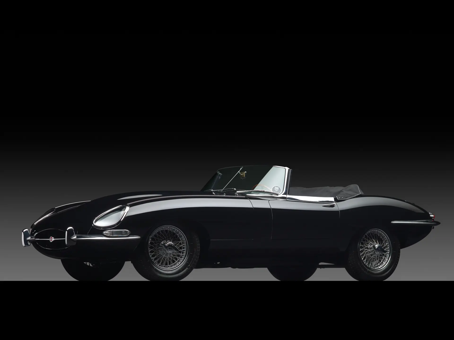 【正規品】 1966 Jaguar E-Type Series I 4.2-Litre Roadster | New York ピアス