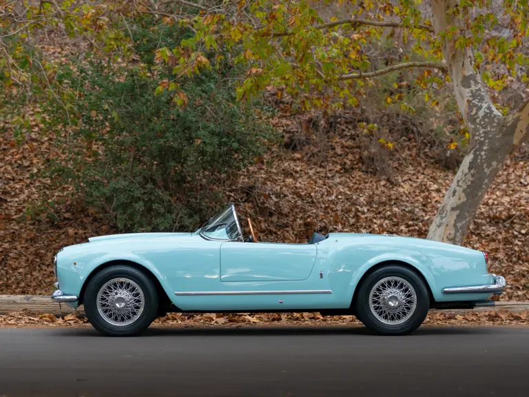 Bburago 1955 Lancia Aurelia B24 Spider Convertible 1:18
