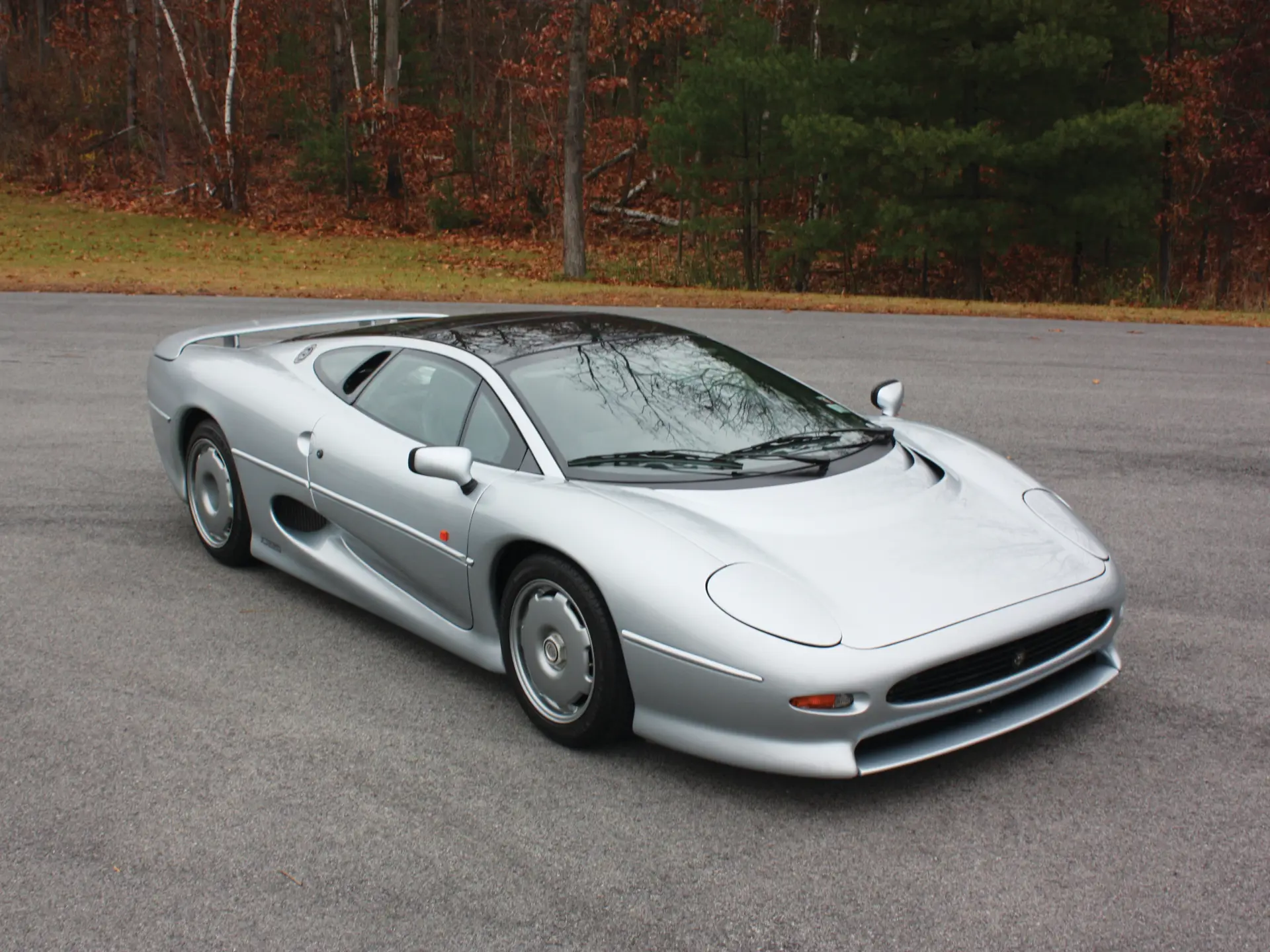 1992 Jaguar XJ220 Automobiles Of Arizona 2009 RM Sotheby s 1992-jaguar-xj220-automobiles-of-arizona-2009-rm-sotheby-s
