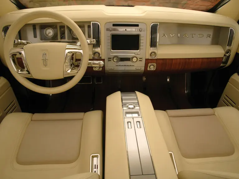 Lincoln Aviator.