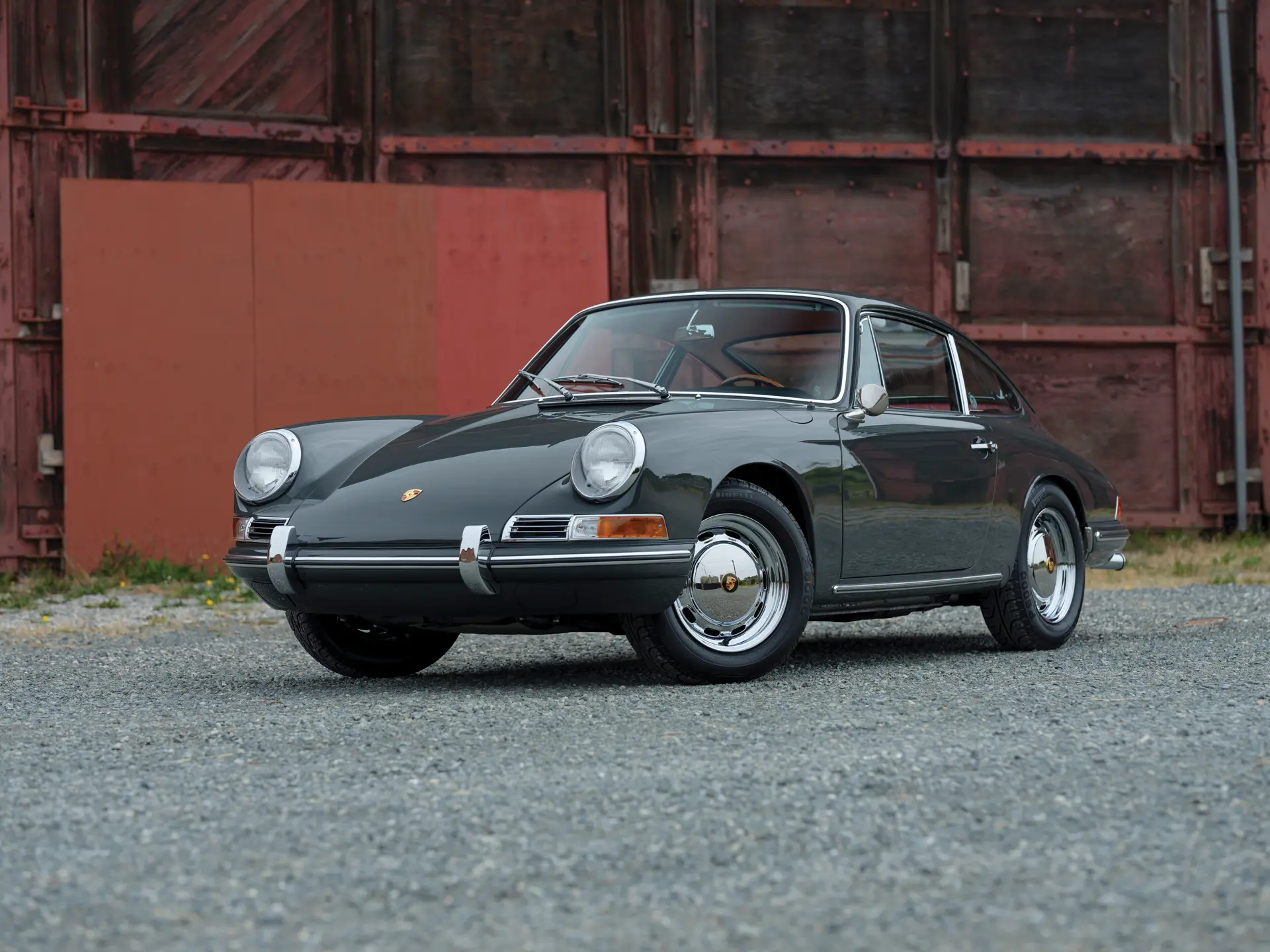 304061