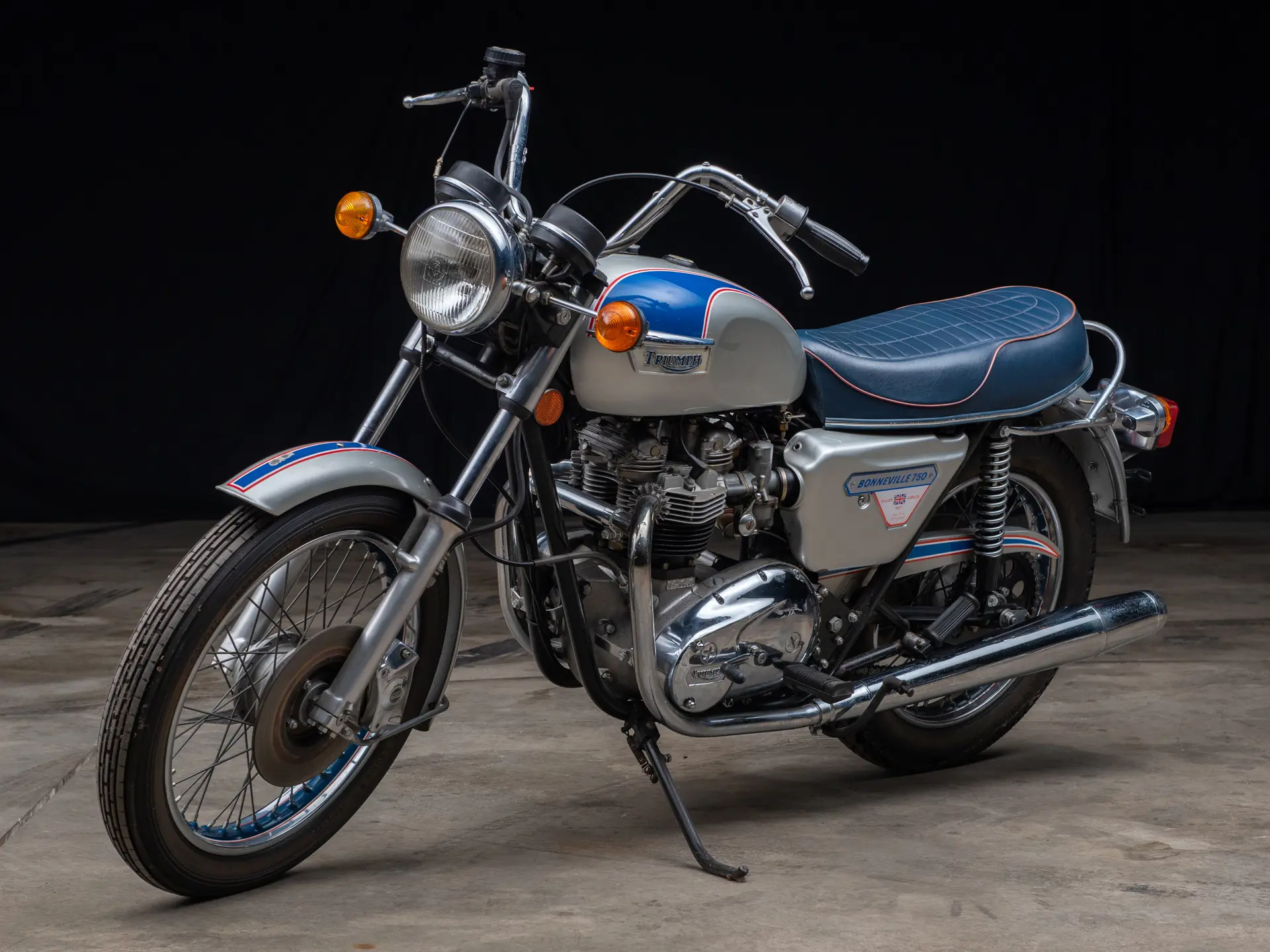 No Reserve: 2002 Triumph Bonneville with Royal Golden