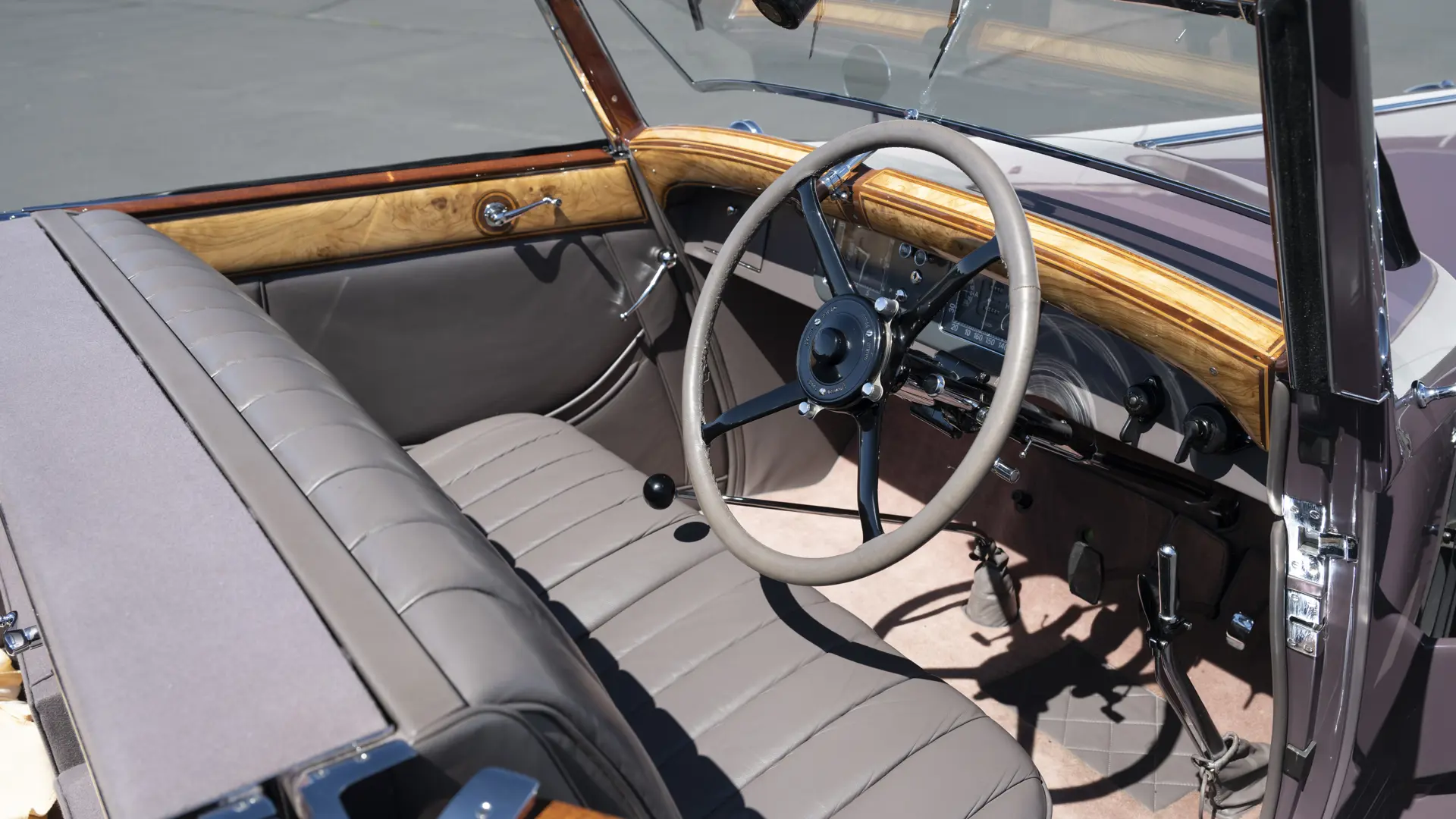 https://cdn.rmsothebys.com/e/3/c/1/8/b/e3c18b07e93671c18203c4932c7f526cb170bf90.webp