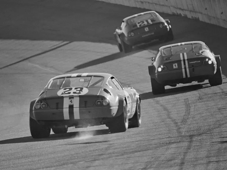 Chassis no. 16343 follows two other Daytona Competiziones into the banking at the 1973 24 Hours of Daytona.