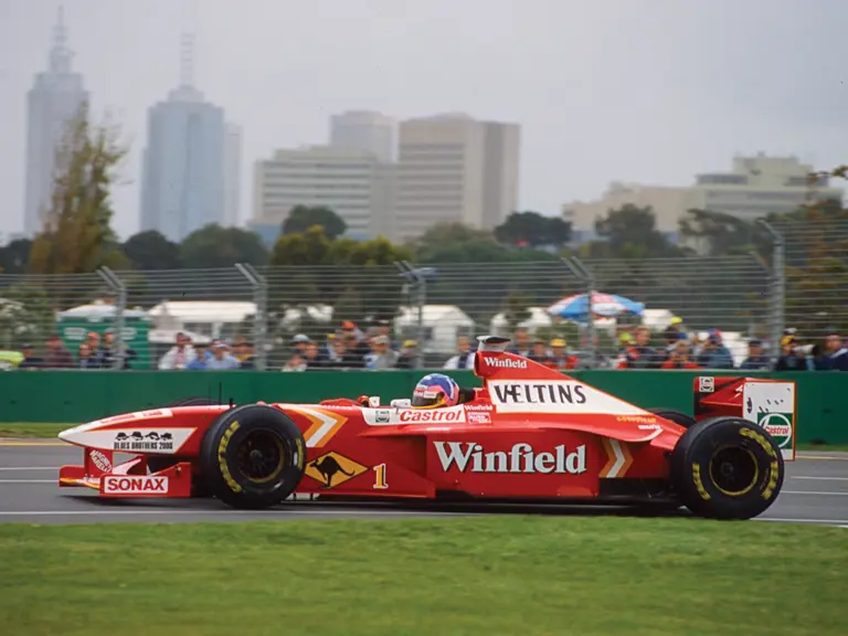 Villeneuve guided the Williams FW20-03 to 4th in qualifying in Melbourne. The following day, the Canadian would go on to seal 5th place in the 58-lap race.