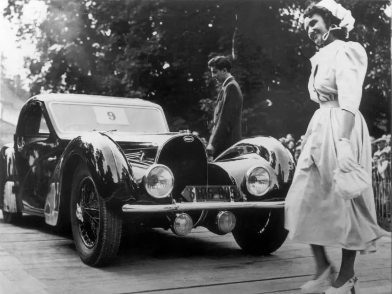 Chassis 57384 took 1st place at the 1947 Beaune Concours d'Elegance.
