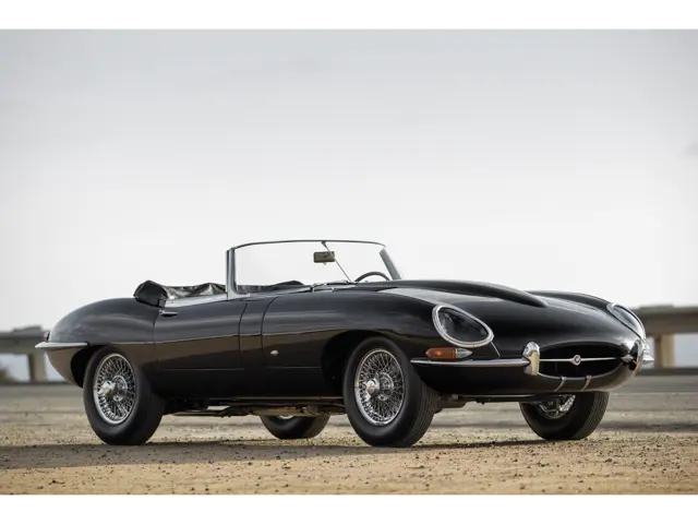 ジャガー E-TYPE Spyder 1961 限定1000個生産 非売品 ジャガー E-TYPE Spyder 1961 限定1000個生産 非売品