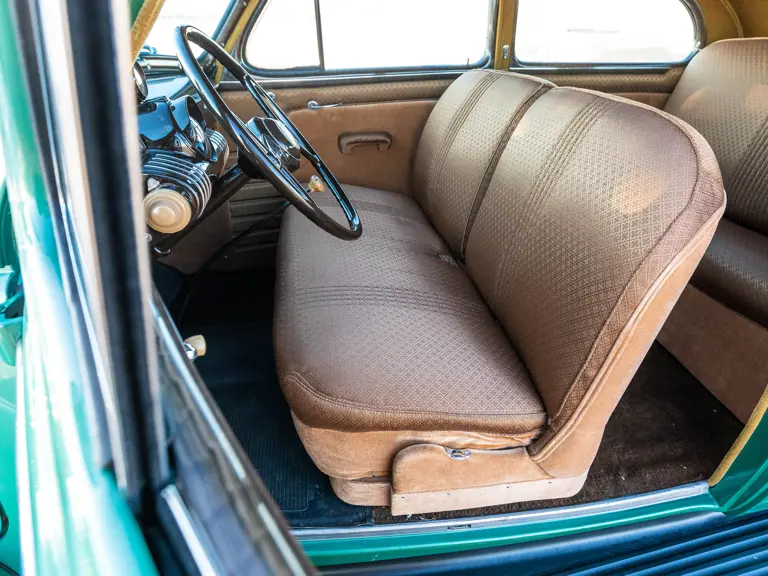 1938 Oldsmobile | Photo: Teddy Pieper | @vconceptsllc