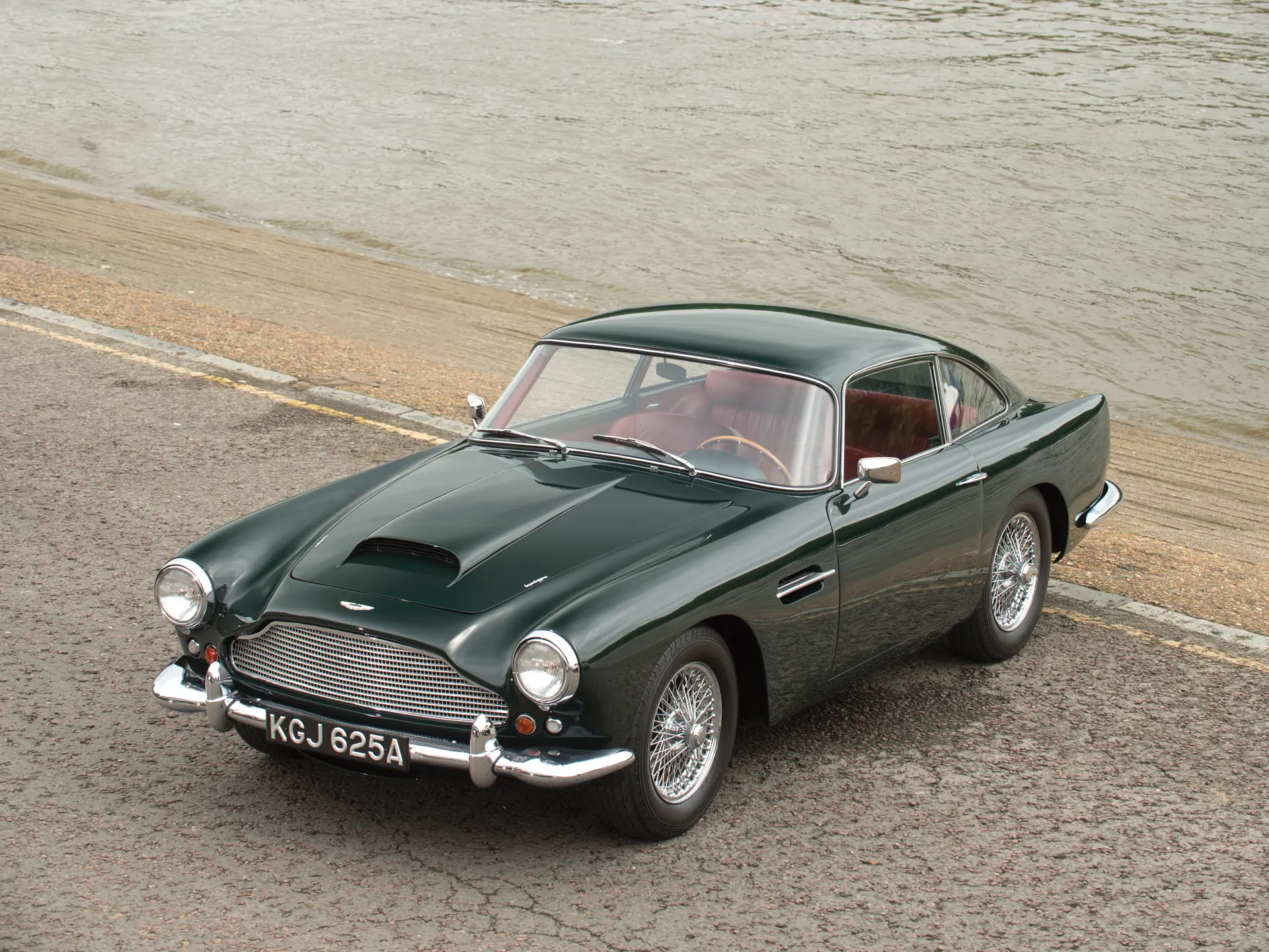 ミニカー Spark Aston Martin DB4 Series 4 1961 Diecast model cars Aston Martin DB4 1/18 Spark Series II