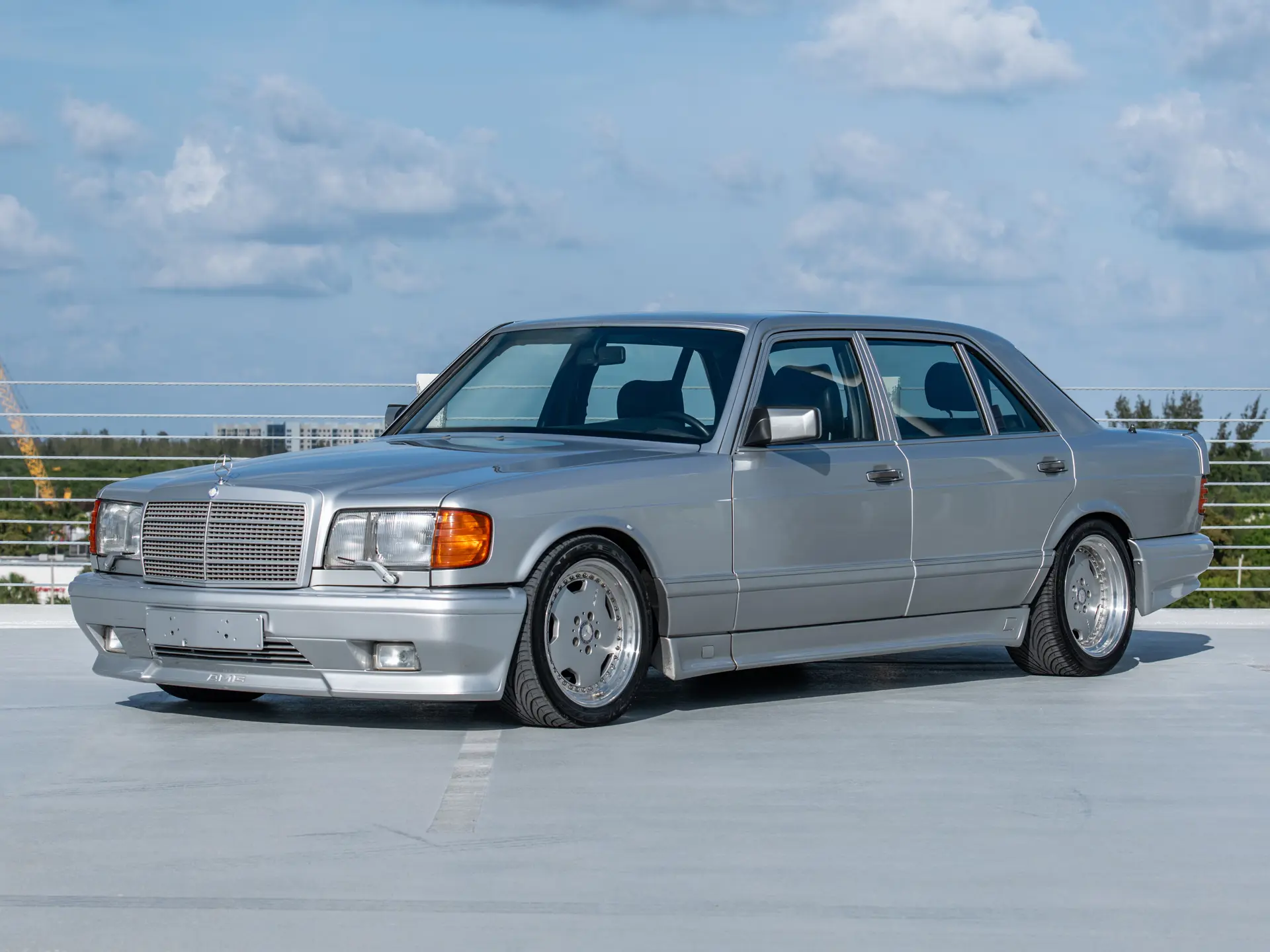 norev 1/18 Mercedes Benz 560 SEL W126 1985-1991 darkgreen