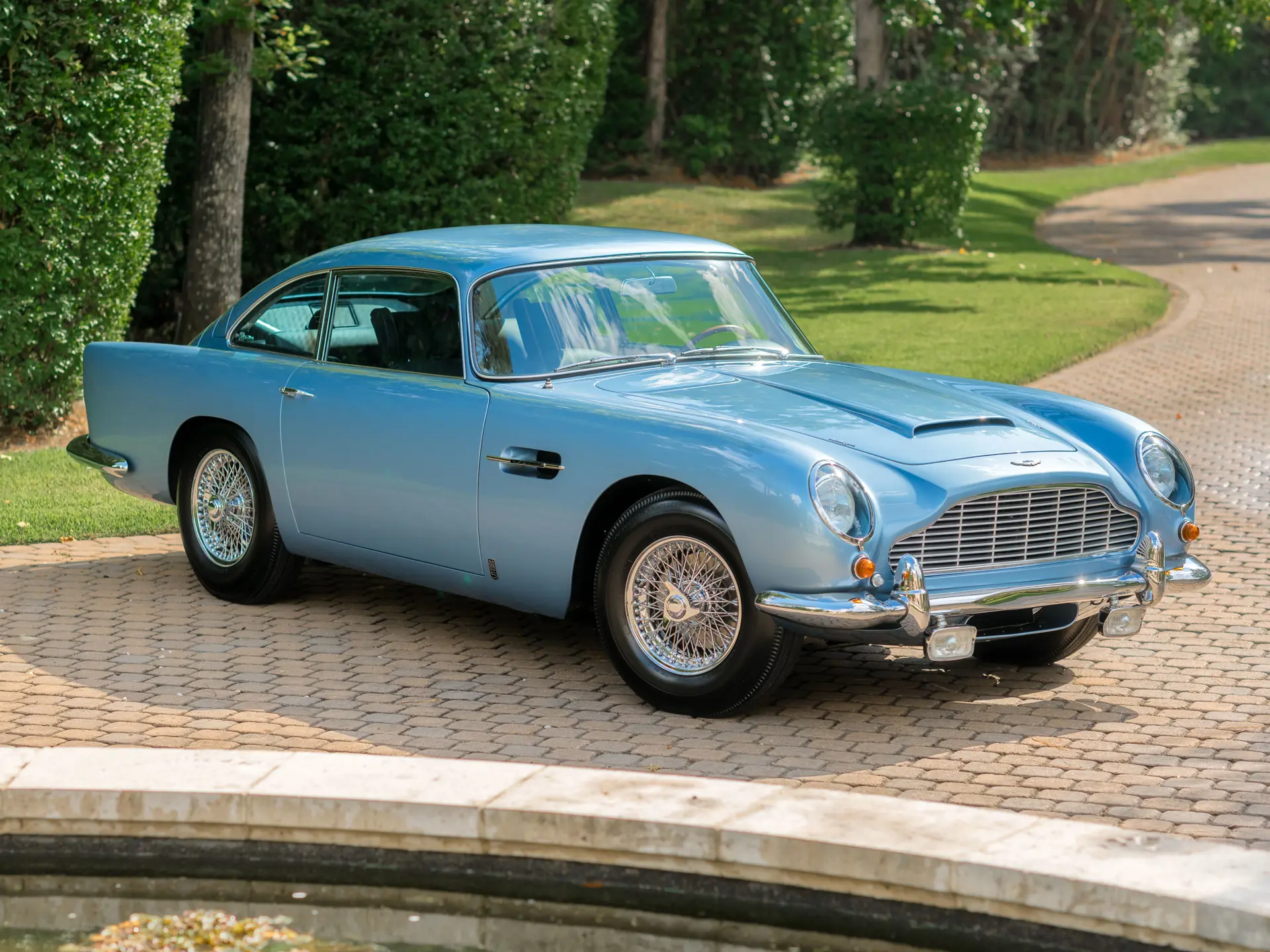 アストンマーチン　DB5 AUTOart 1/18 アストンマーチン DB5 「007／ゴールドフィンガー