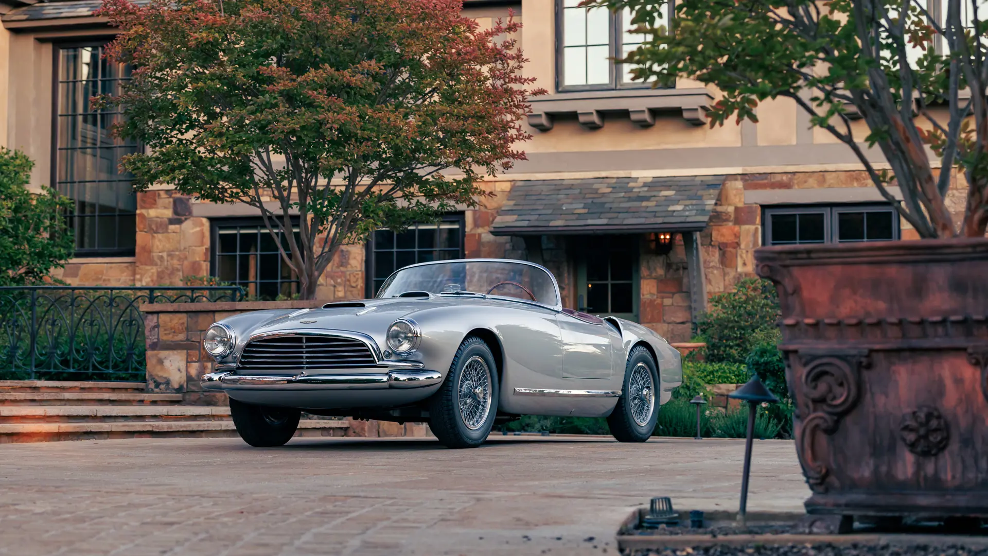 https://cdn.rmsothebys.com/e/8/7/0/1/4/e87014ea0c528405da48ff517d5caa069b94381c.webp