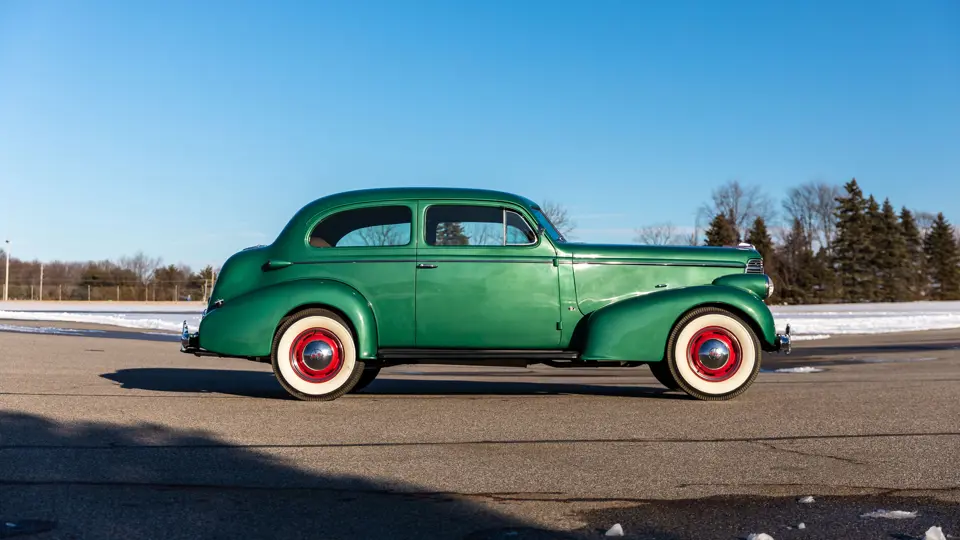 1938 Oldsmobile | Photo: Teddy Pieper | @vconceptsllc