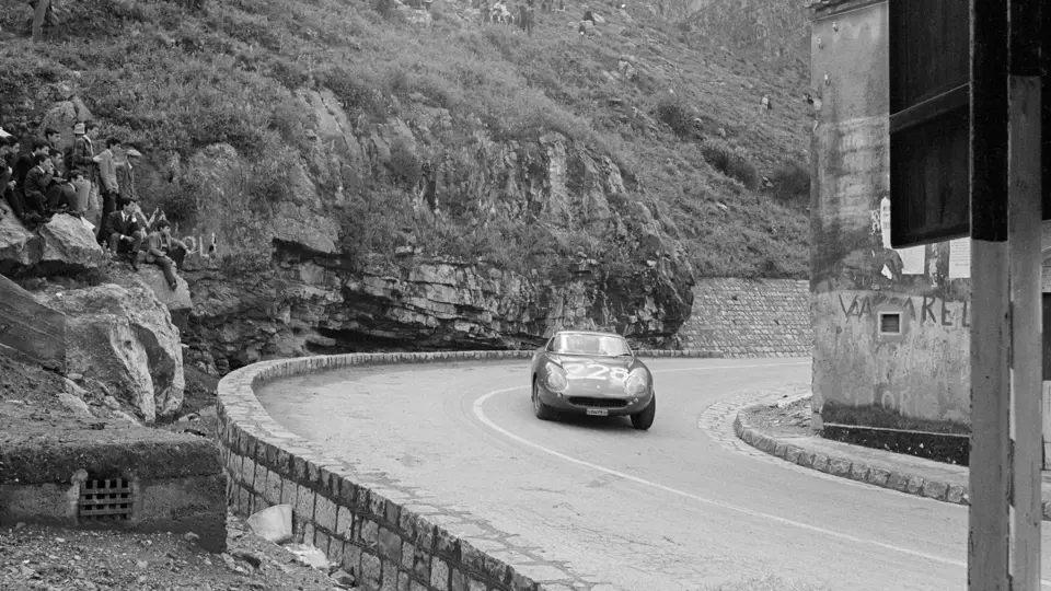 Chassis 07809 at the at the 1966 Targa Florio.