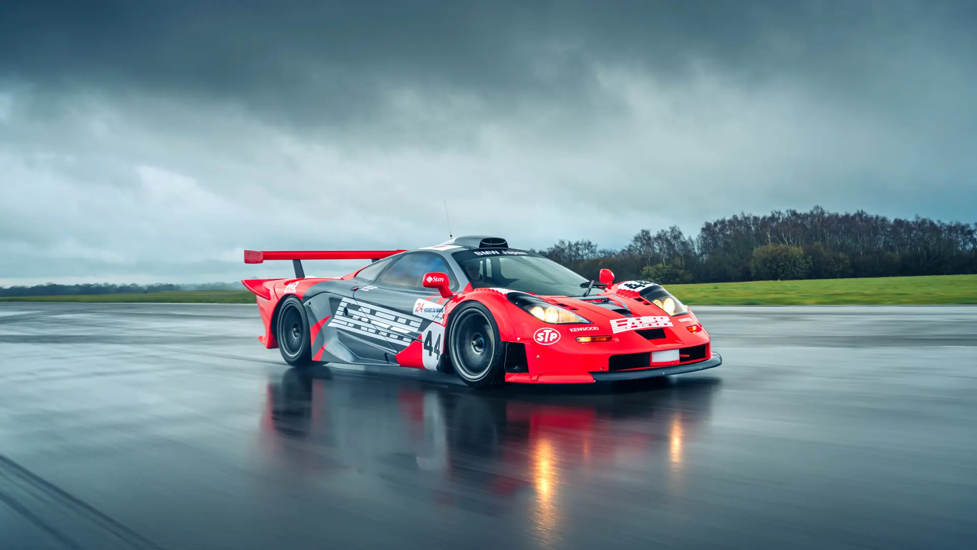 1/27 マクラーレン F1 GTR ガルフ レーシング レッド Sealed - McLaren F1 GTR 27R | Auction Details | RM Sotheby's