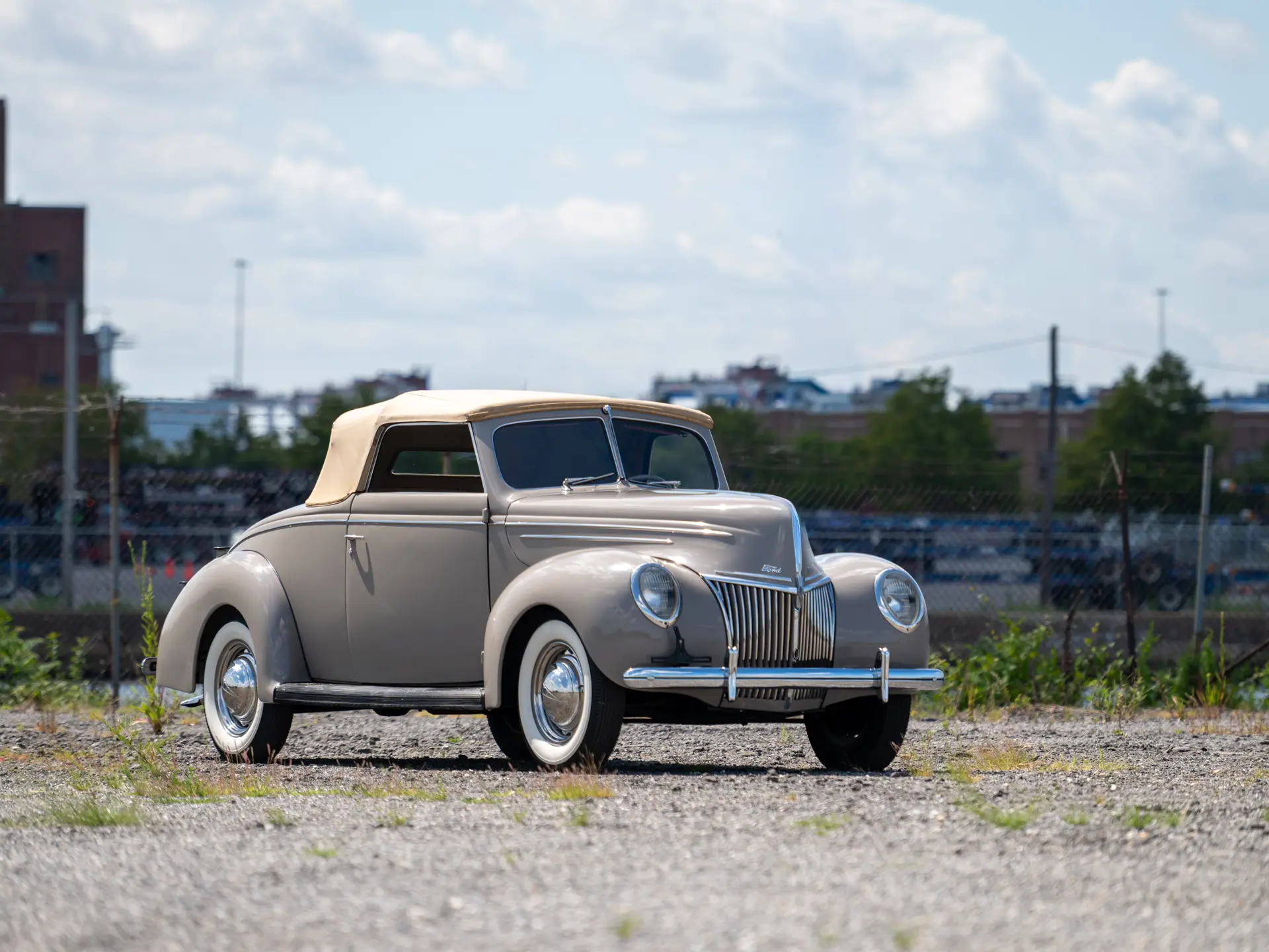 1939 Ford Deluxe